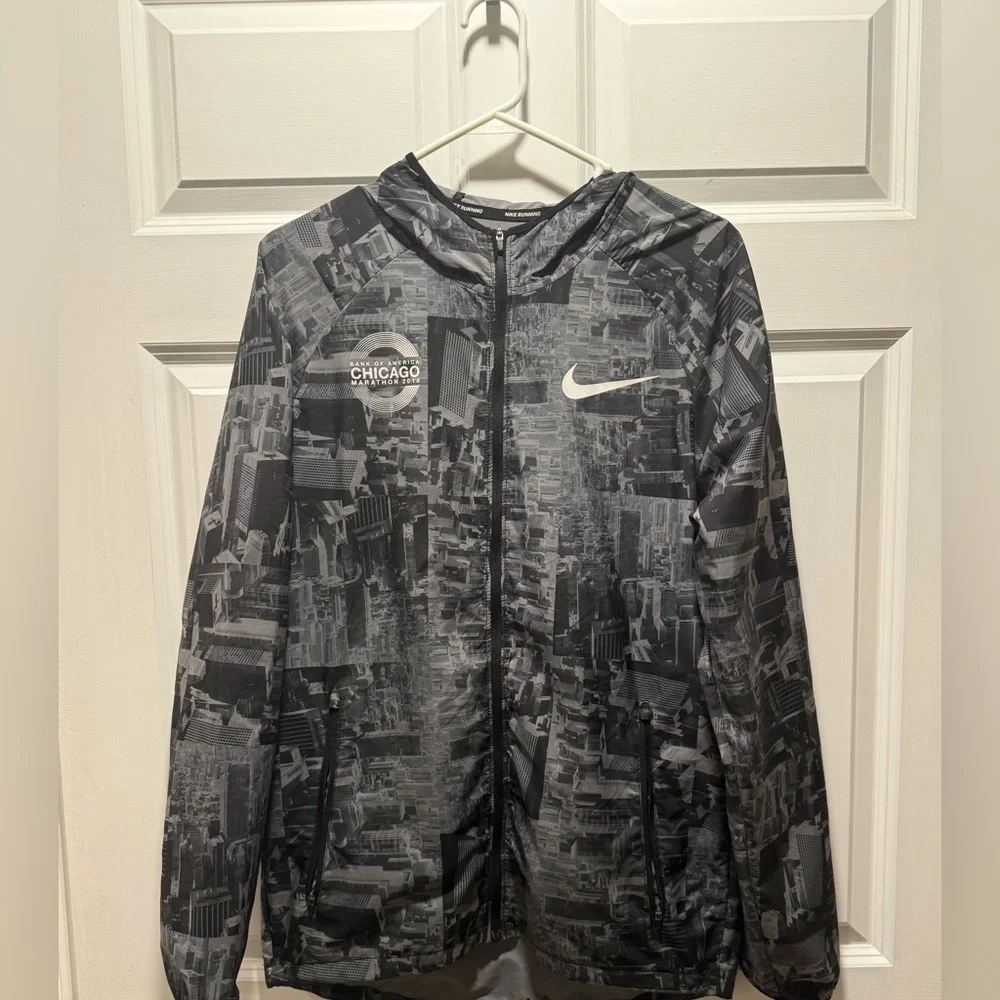 Nike 2018 Chicago Marathon Running Jacket​ - Picture 2 of 9